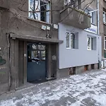 Two Bedroom Apartment Near To Doctors Garden