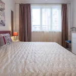 Two Bedroom Apartment Near To Doctors Garden