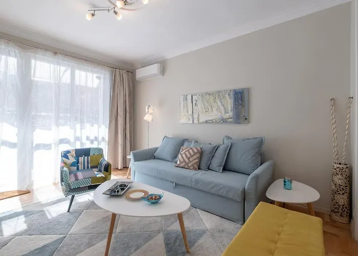 Two Bedroom Apartment Near To Doctors Garden