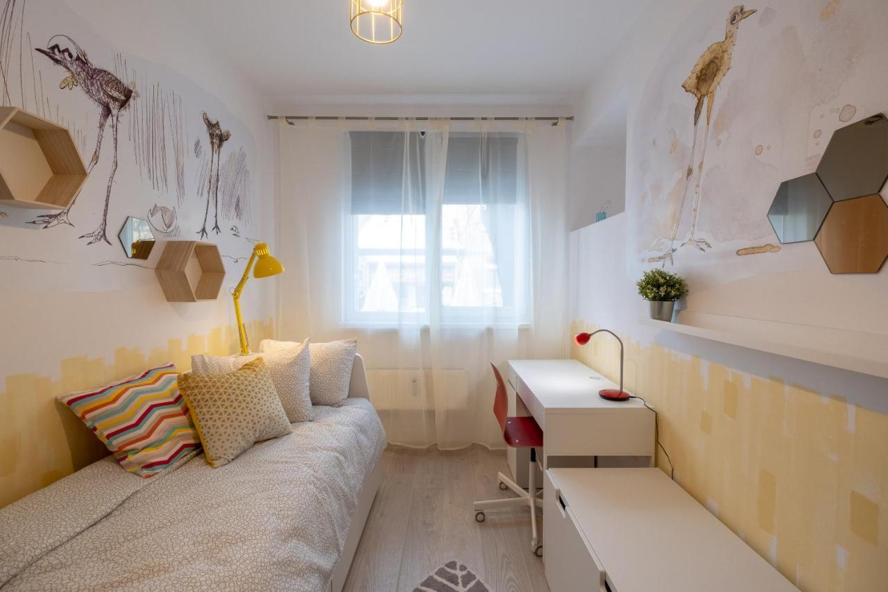 Two Bedroom Near To Doctors Garden *